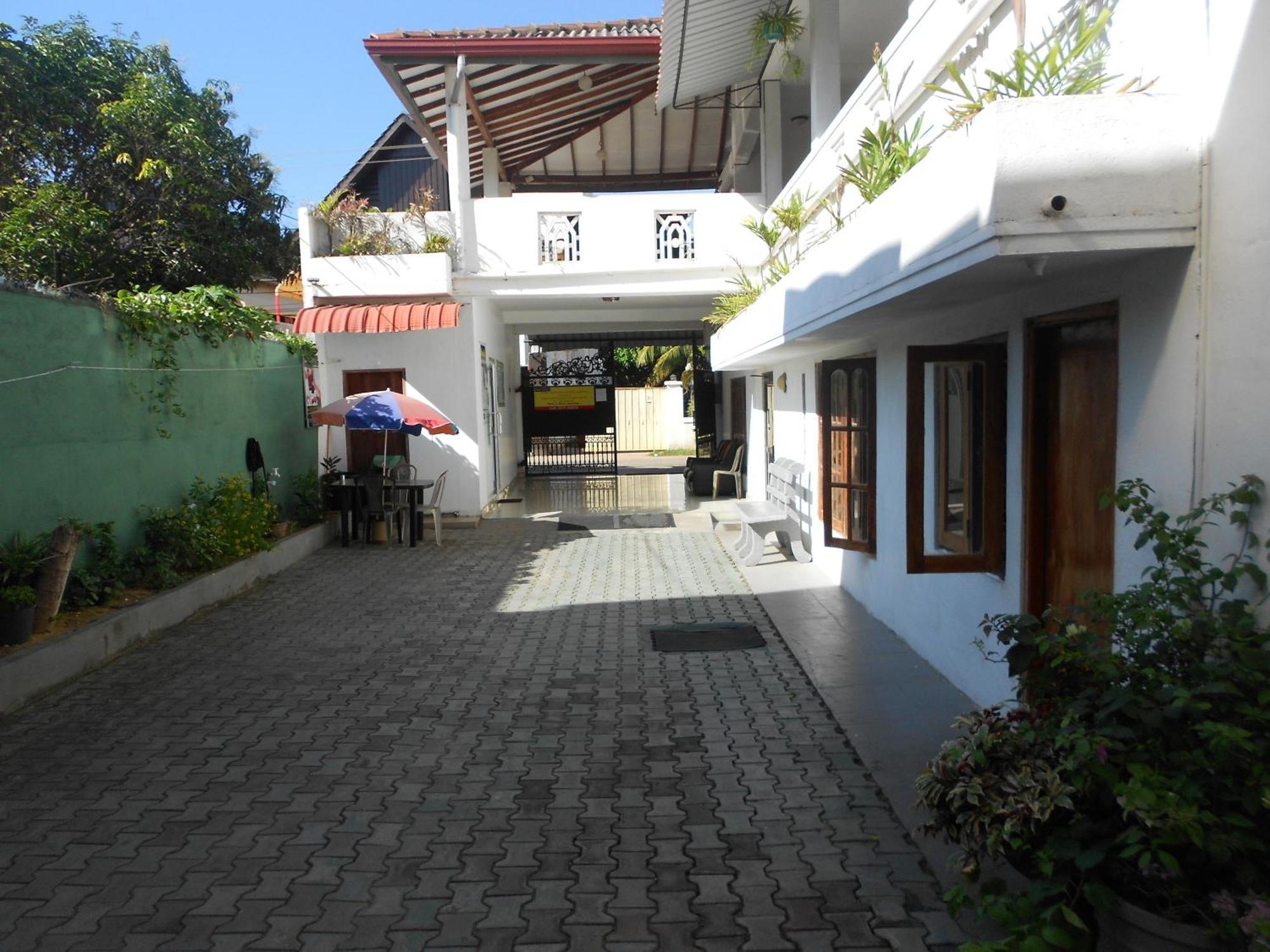 Shanith Guesthouse Negombo Exterior photo
