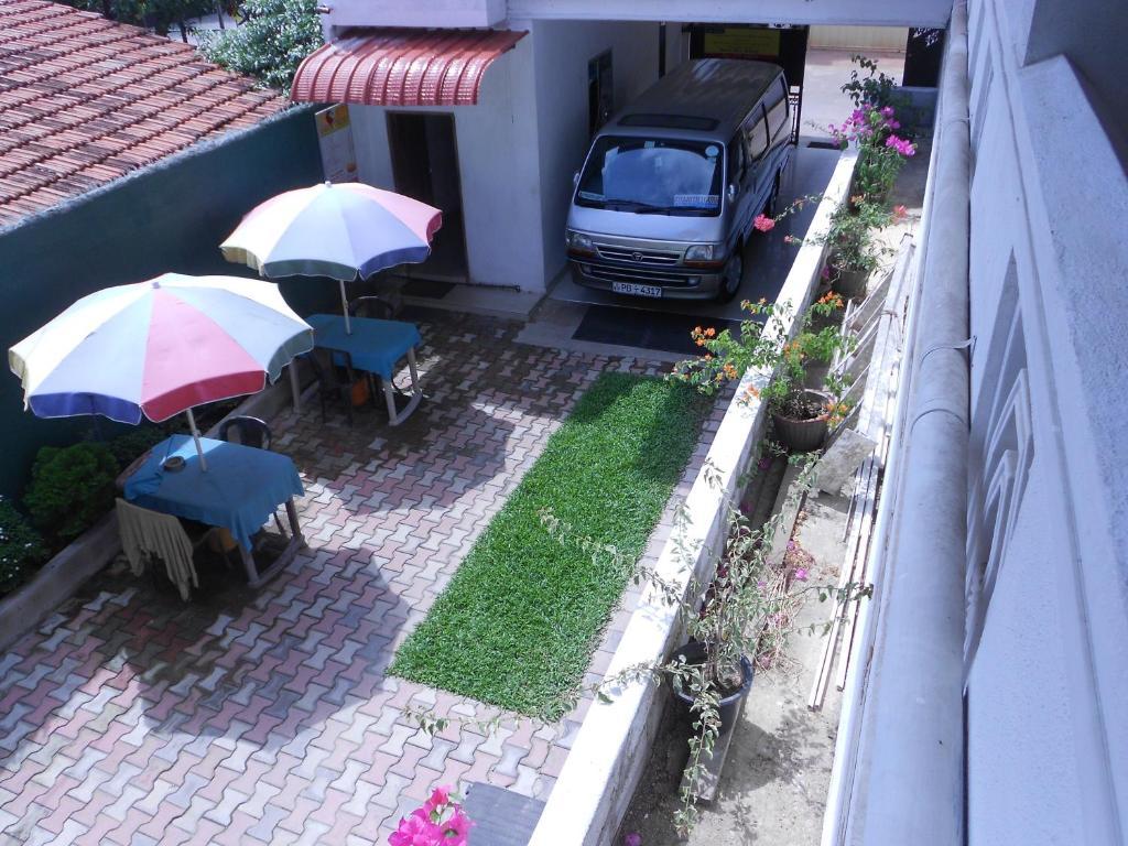 Shanith Guesthouse Negombo Exterior photo